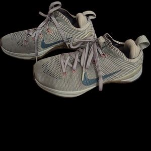 Nike Women's Gray and Pink Athletic Shoes